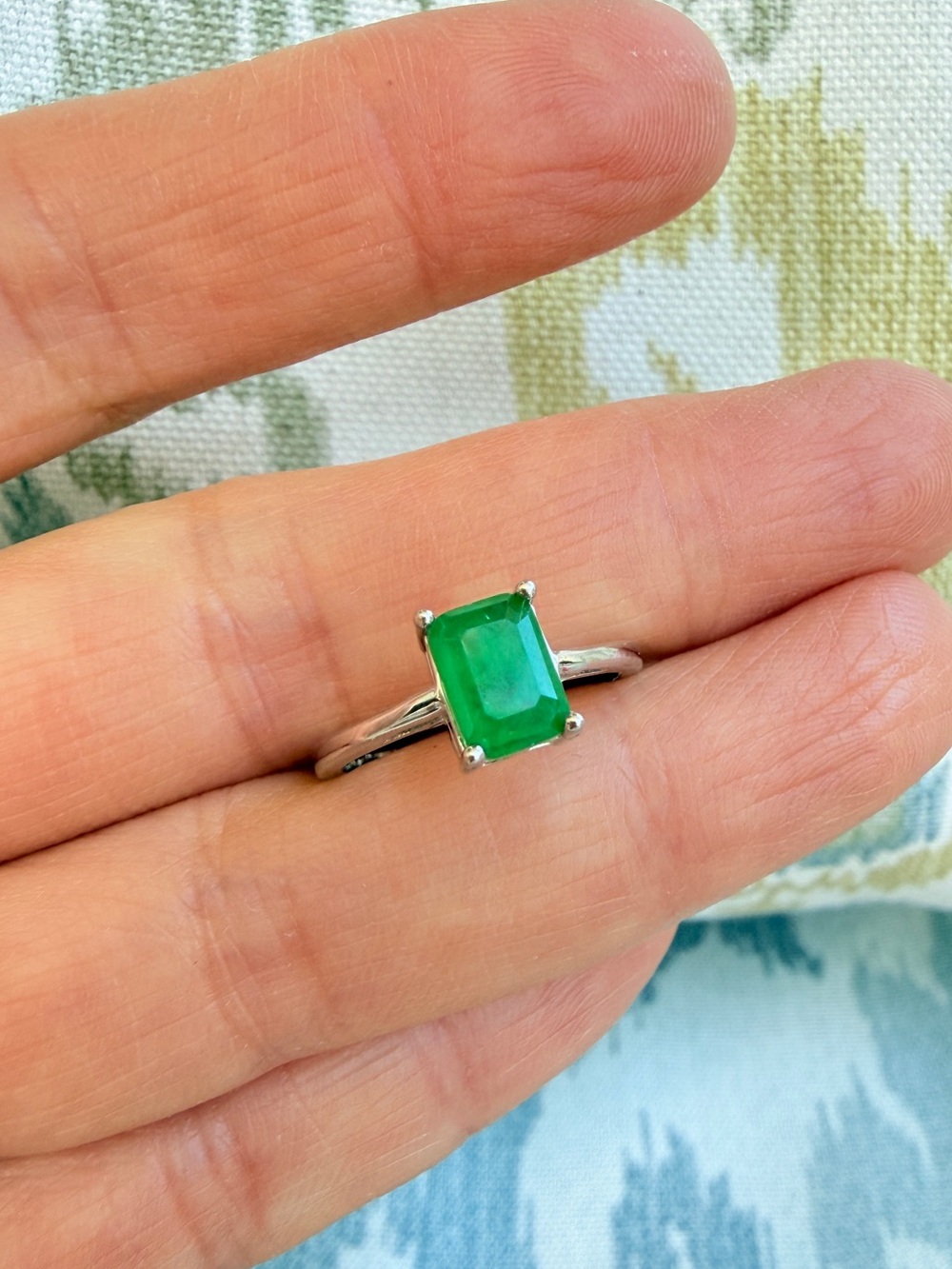 Emerald Green Cushion-Cut Ring